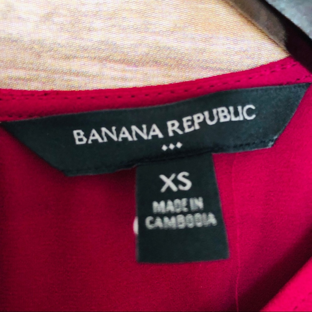 Banana Republic- Cold shoulder Top. - Picture 4 of 5